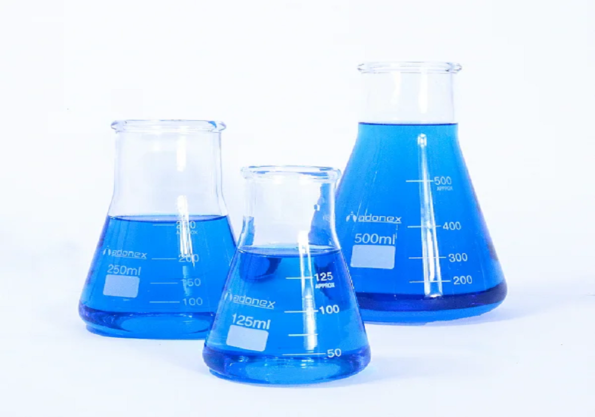 Frasco Erlenmeyer Boca Larga Graduado, cap.300ml